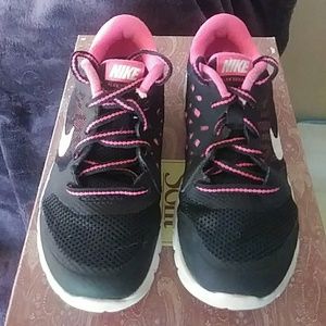 Nikes girls /child 11 1/2 pink and blac